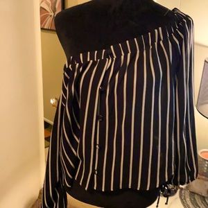 Off shoulder top quarter sleeve